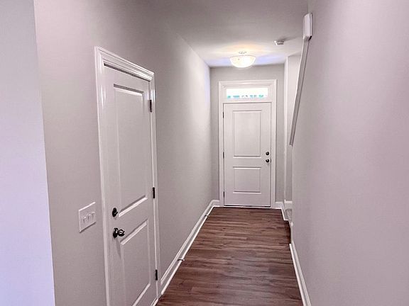 3rd image of 521 Barrington Row Ave