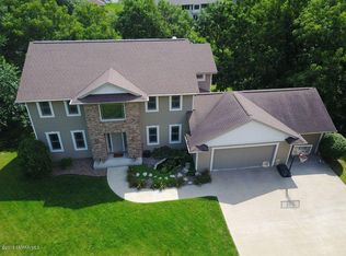 135 McIntosh Rd E, La Crescent, MN 55947