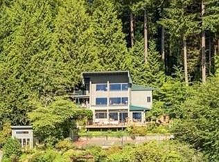 9819 Crystal Lake Dr, Woodinville, WA 98077