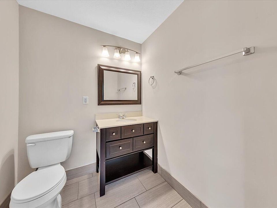 1st image of 611 N Highland Drive