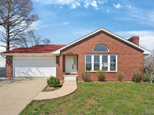 625 Christopher Ln, New Baden, IL 62265