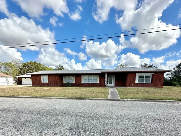 509 S Front St, Hallettsville, TX 77964