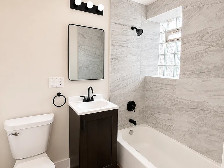 7418 N Ashland Blvd #3 — Photo 8