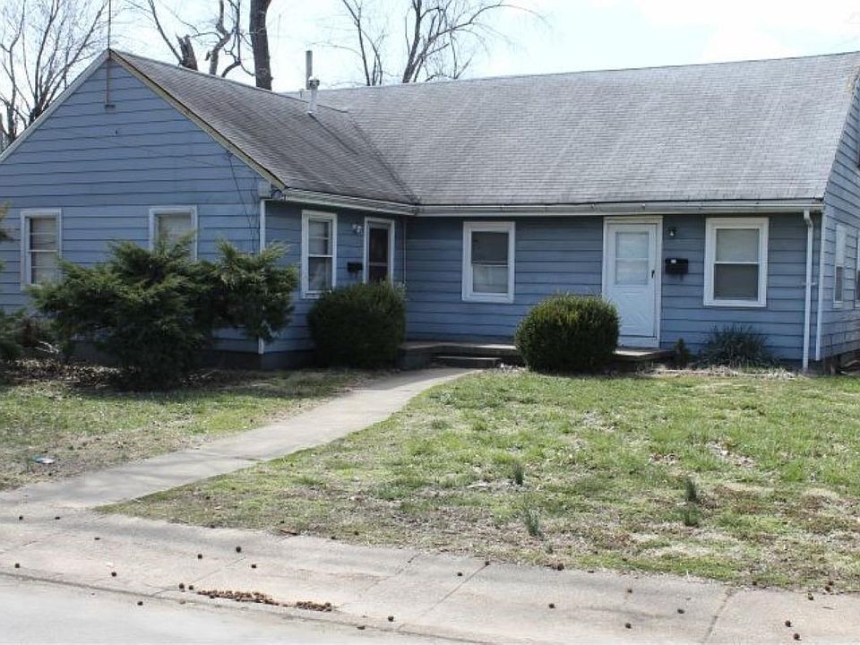 1st image of 1201 S Saint James Blvd