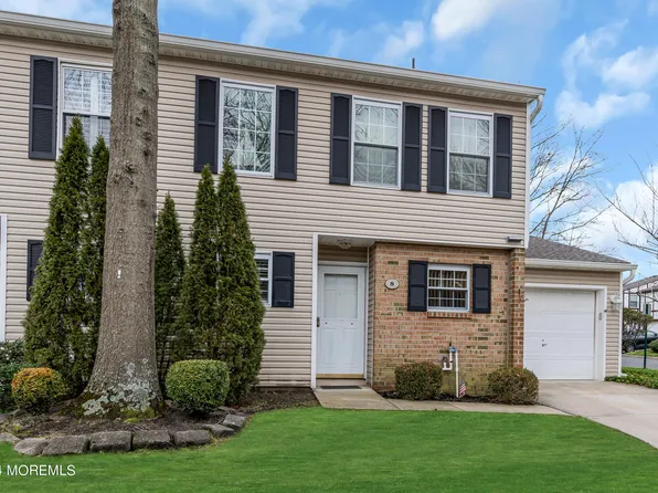 8 Oak Court, Spring Lake Heights, NJ 07762