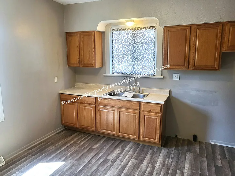 509 Blaine St — Photo 13