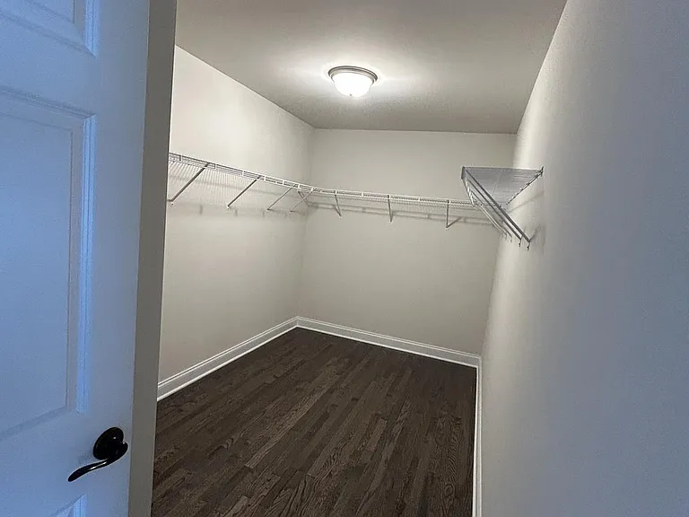512 Lewis St — Photo 50