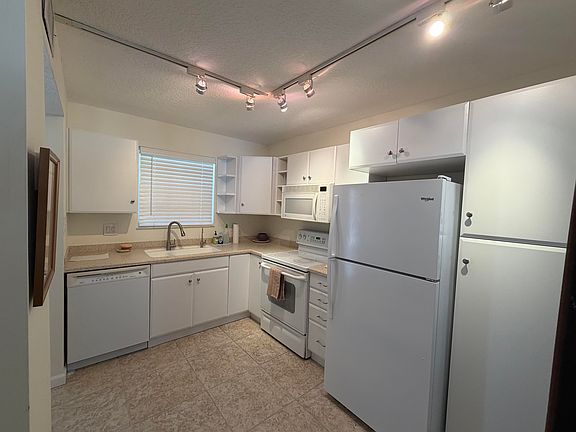 3rd image of 769 Jeffery St #2-103