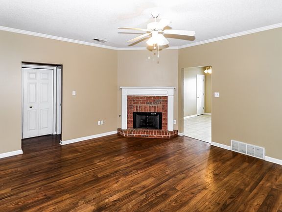 5th image of 8705 Eagle View Dr