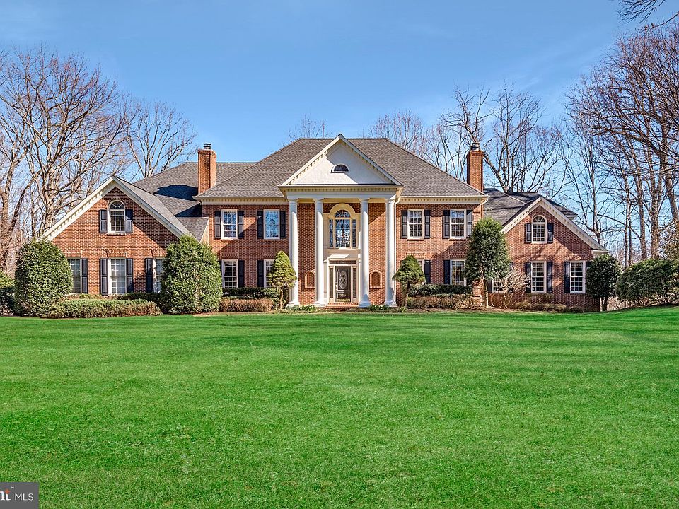 2079 Hunters Crest Way, Vienna, VA 22181 | Zillow