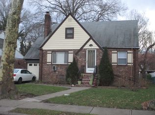 1685 Ardsley Ct, Teaneck, NJ 07666