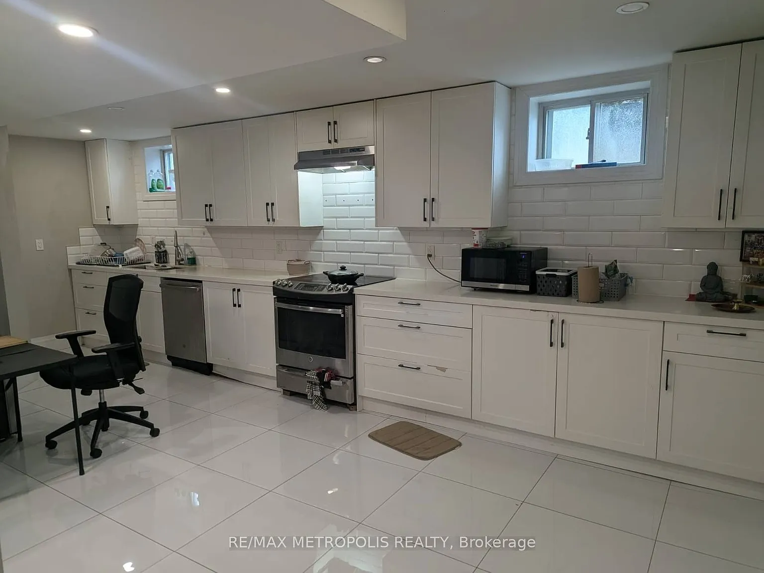 2 bed, $1,950 — Photo 1