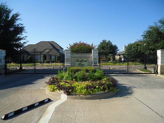 3rd image of 2209 Bedford Cir