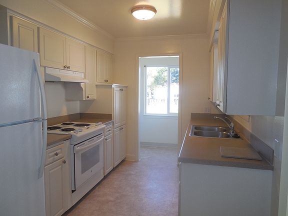 5th image of 290 Hacienda Dr