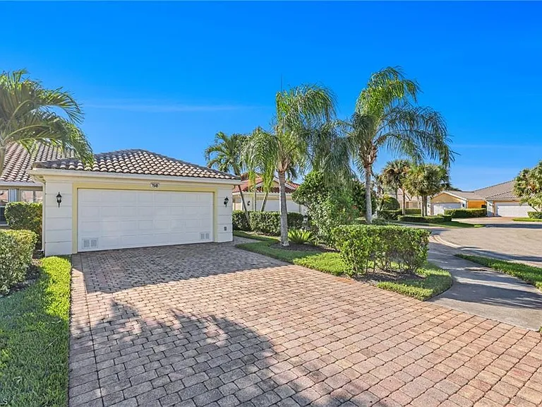 7840 Ionio Ct — Photo 2