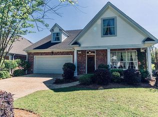 18 Northshore Ct, Hattiesburg, MS 39402