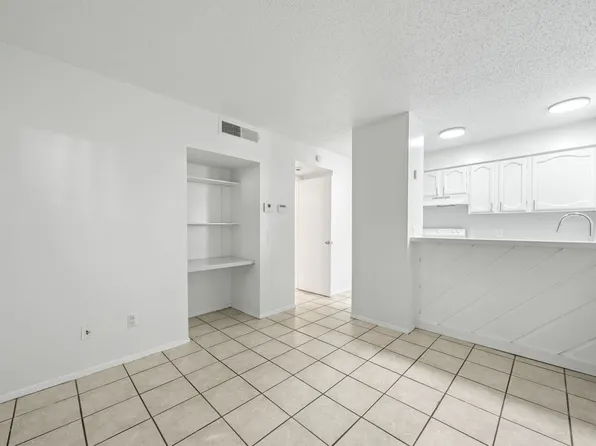 2410 Longview Condos (Mesquite Condos)