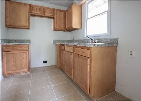 4th image of 2063 W 17th St