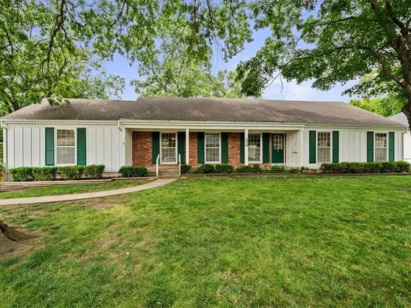 9516 Buena Vista St, Overland Park, KS 66207