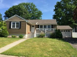 85 Lambert Dr, Stratford, CT 06614