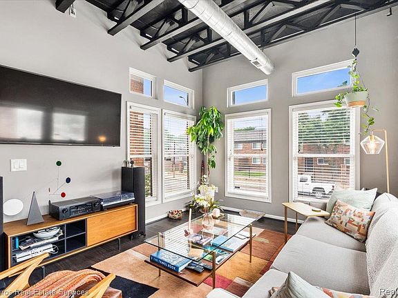 5th image of 4434 3rd St #9
