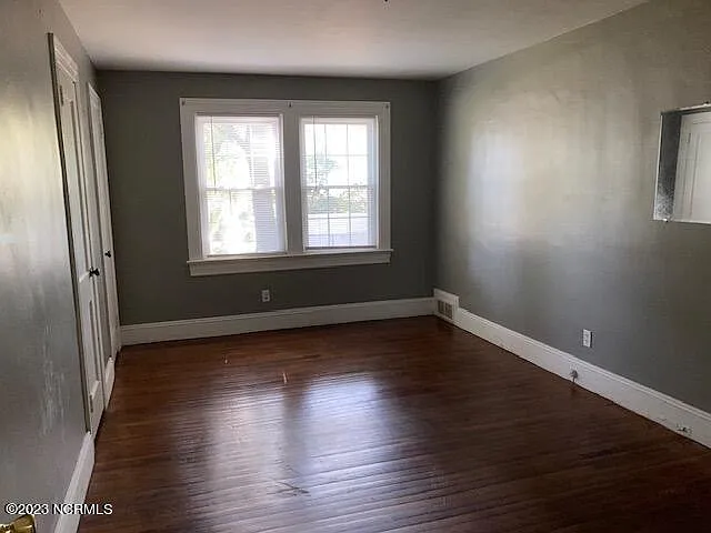 1904 E 6th St — Photo 13