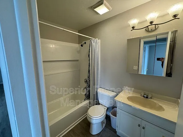 2915 W 17th Street Rd — Photo 10
