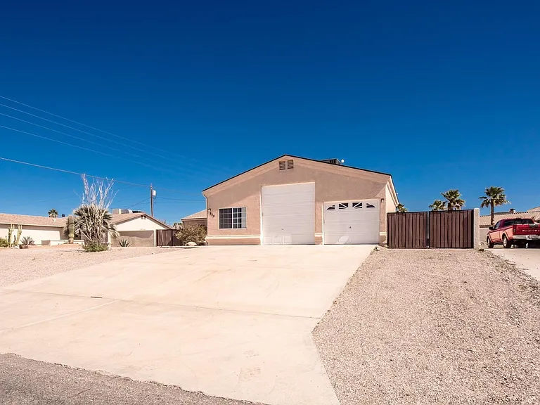 Pueblo Dr — Photo 2