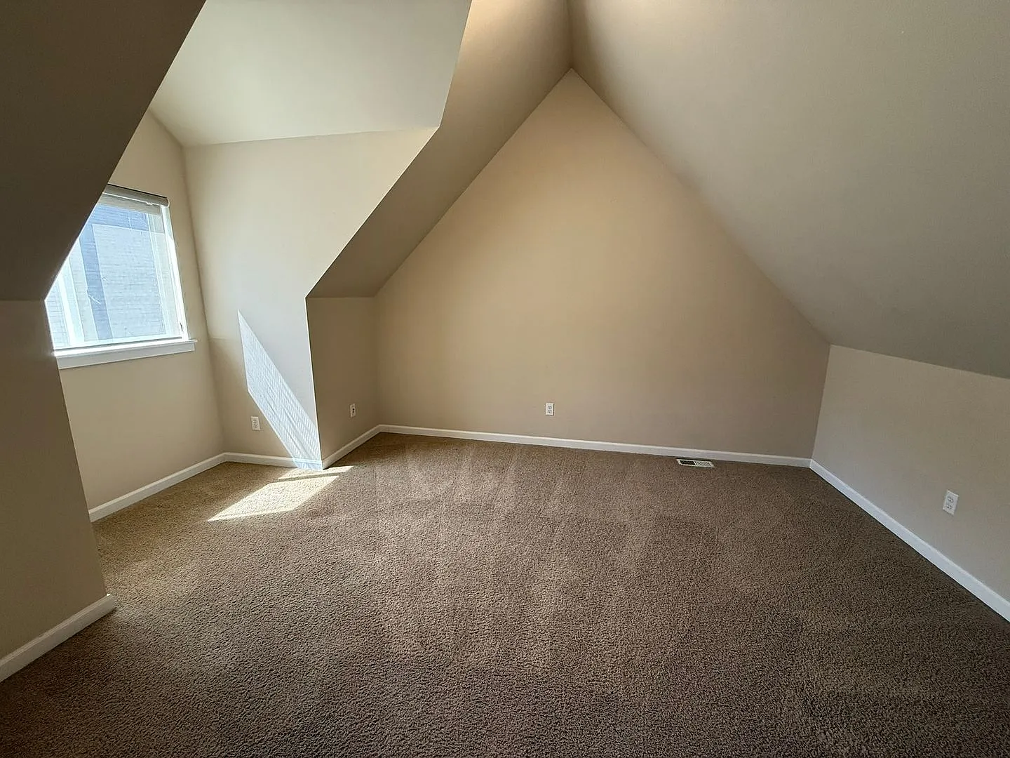 3Bd/2.5Ba Issaquah Home — Photo 2