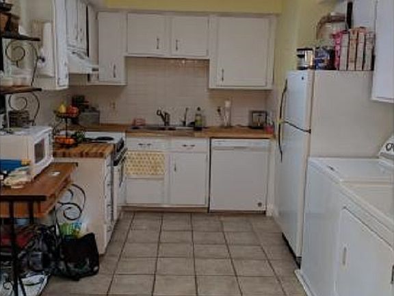 5th image of 405 Eastley Ct