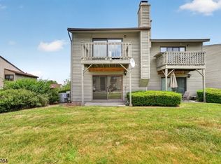 1215 Spruce Hills Dr, Glen Gardner Boro, NJ 08826