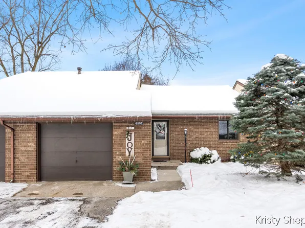 4308 Indian Spring Dr SW #29, Grandville, MI 49418