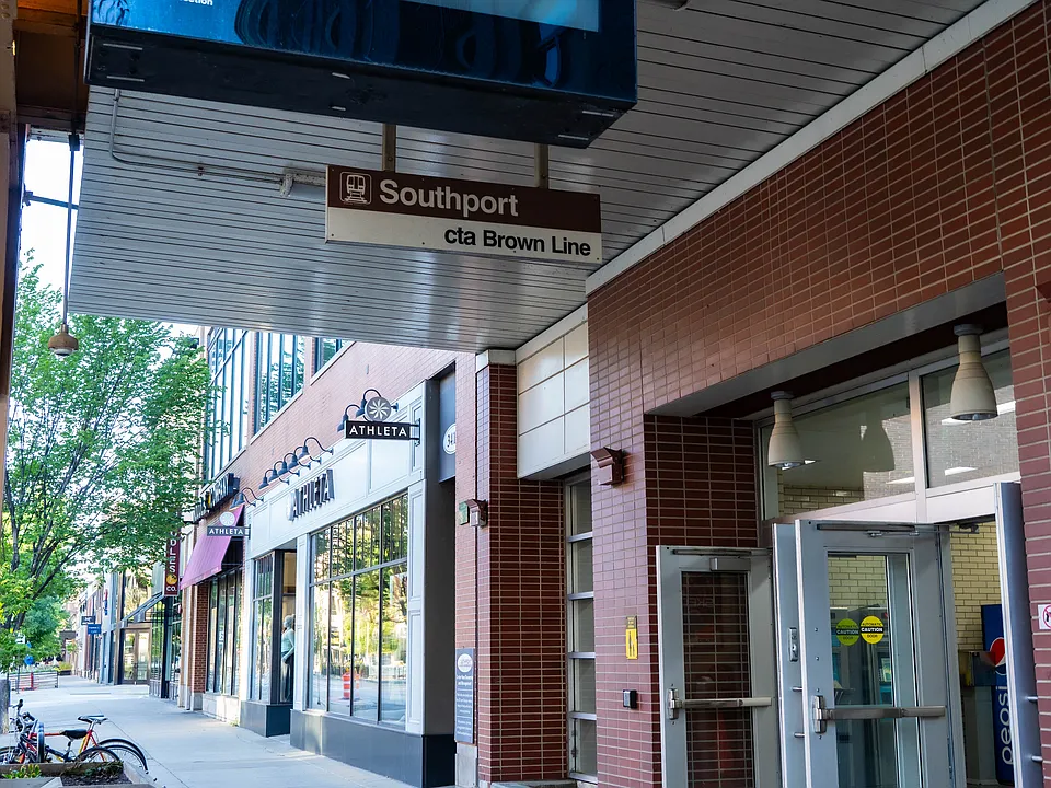 Southport Brown Line stop