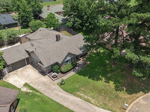 2nd image of 9 Briarridge Dr