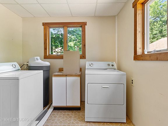 5th image of 3198 Serpentine Dr