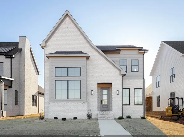 302 Fame Ave, Tuscumbia, AL 35674