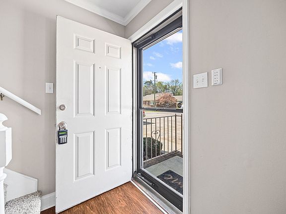 3rd image of 1933 Ebenezer Rd