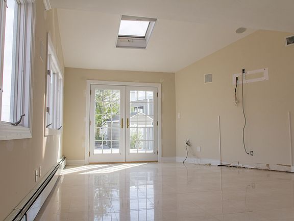 2nd image of 110 E Shore Dr