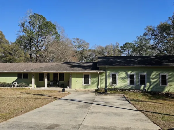 1425 Lakeview Rd, Ozark, AL 36360