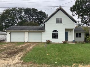 423 Spruce St, Dixon, IL 61021