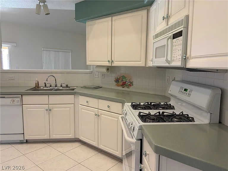5708 Owl Butte Ct — Photo 12