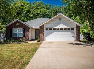 820 Crystal St, Lowell, AR 72745