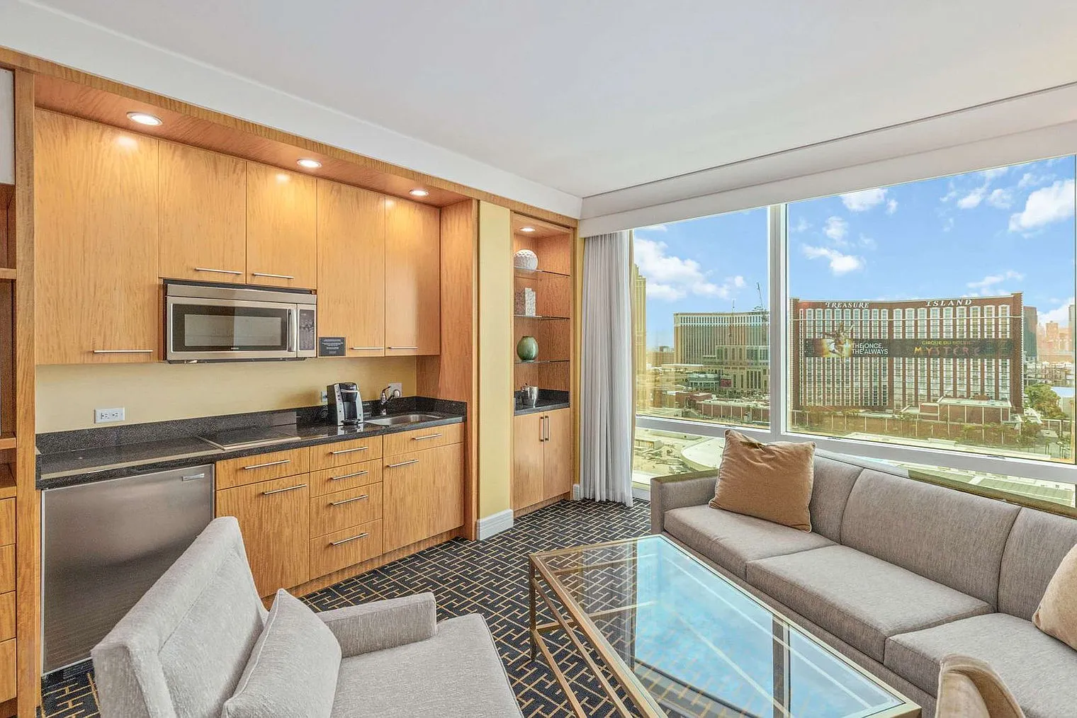 Studio, 1.0 bath, 592 sqft, $10,262 — Photo 3
