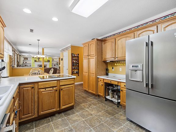 5th image of 1500 Silverdale Ln