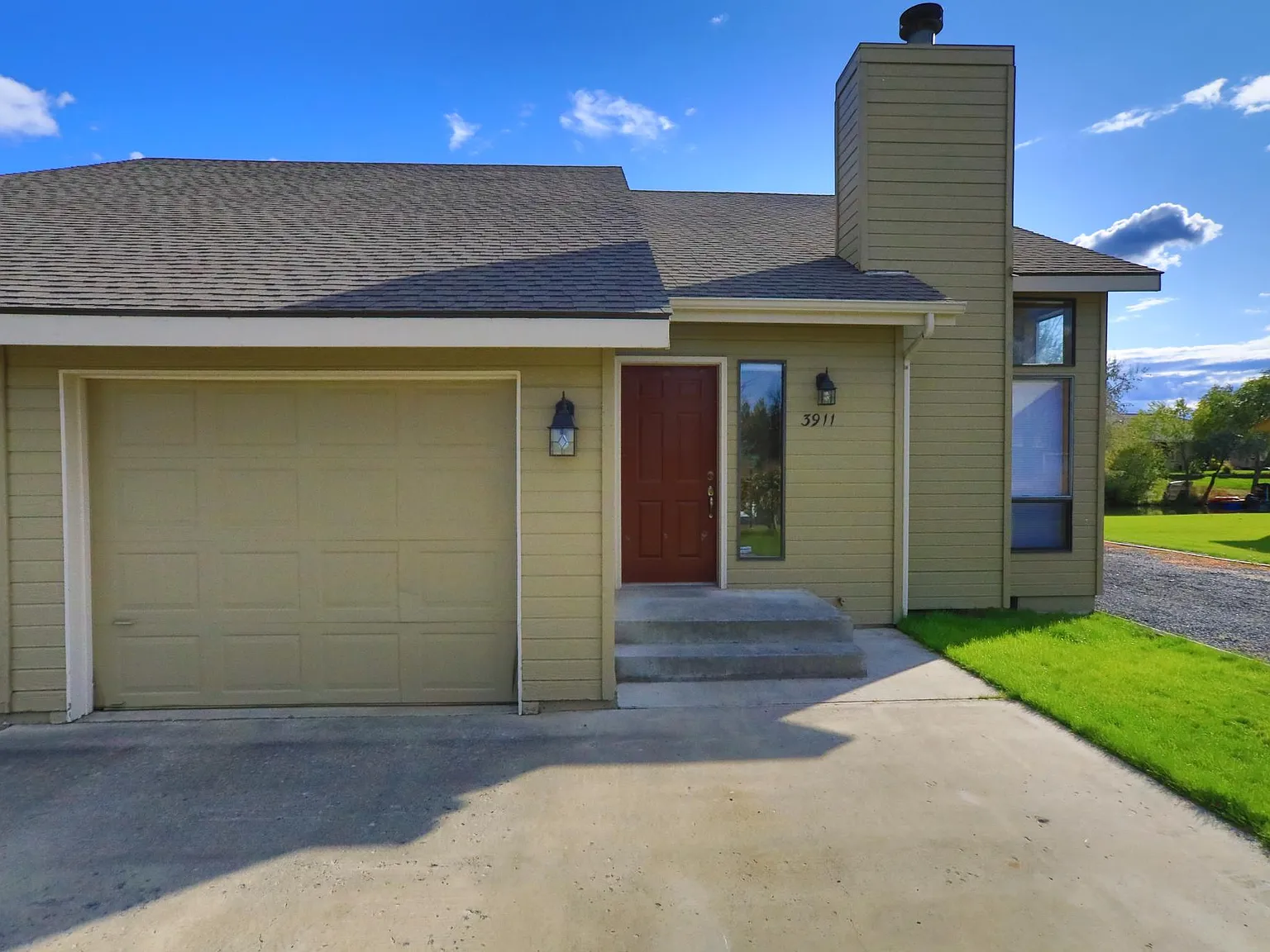 3 bed, 1450 sqft, $1,750 — Photo 1