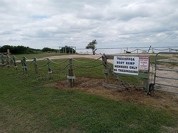 2nd image of 403 Piranha Dr