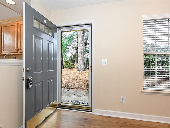 4th image of 5016 Bartholomews Ln