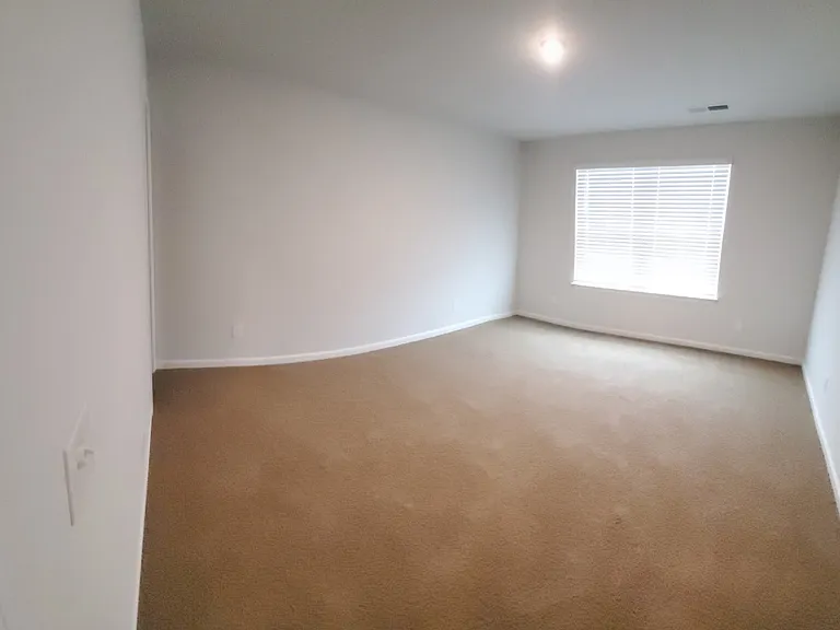 301 Royce Dr — Photo 8