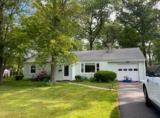 135 S Pierce Rd, East Greenwich, RI 02818