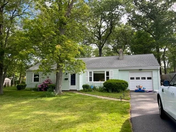 135 S Pierce Rd, East Greenwich, RI 02818